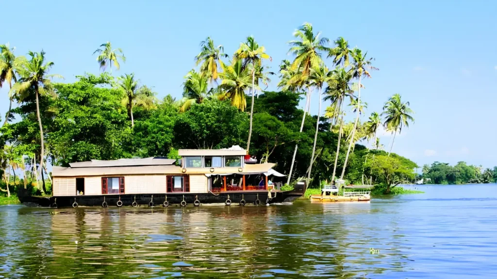 Kerala Trip: Explore Munnar, Thekkady, Alleppey and Varkala in 7 Days on a ₹20,000 Budget
